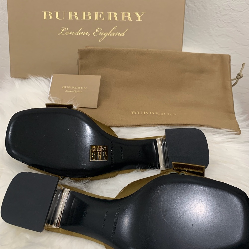 Authentic Burberry Satin Heel - Picture 6 of 8